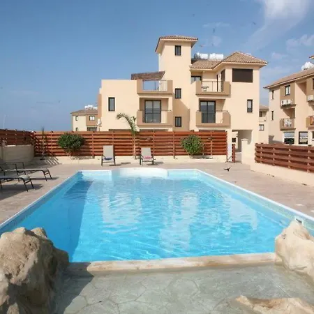 1 Bedroom Apartment *